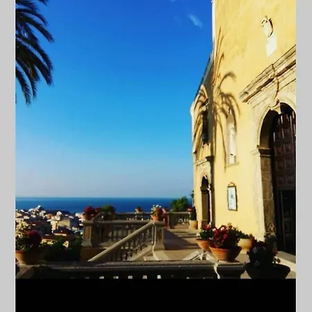 Loft Ad A 15 Metri Dal Mare Con Tutti I Confot Apartment *